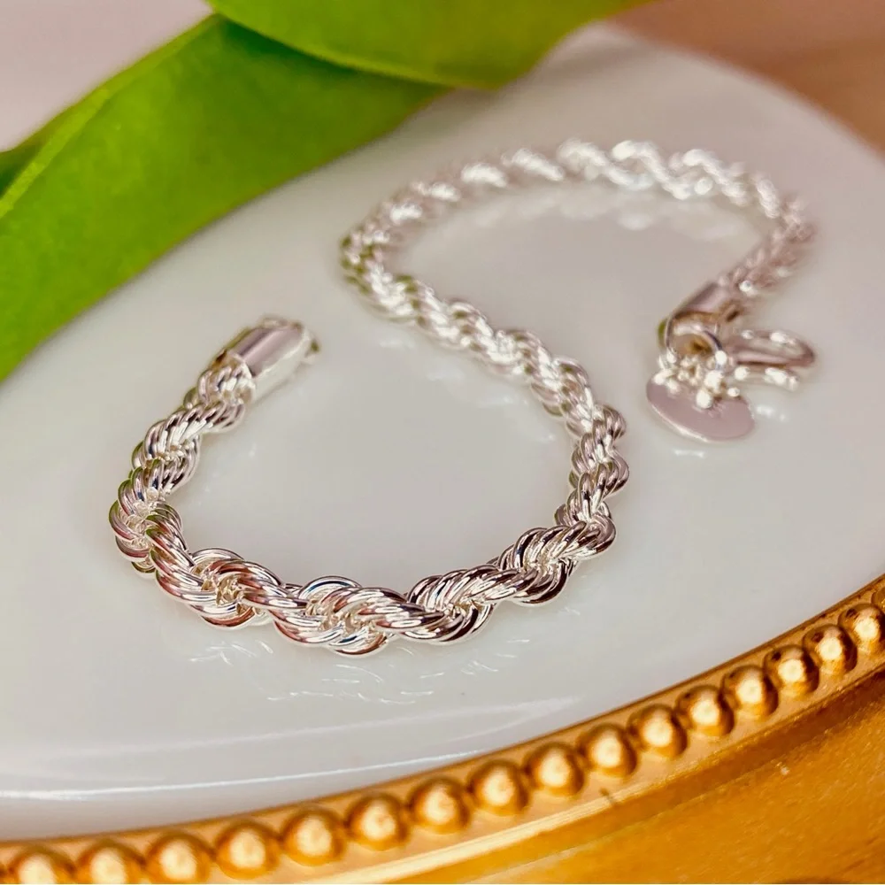 925 Sterling Silver Cute Minimalist Twisted Rope Design Bracelet - Picture 5 of 6